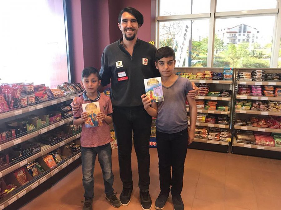 İstasyonumuzu ziyaret eden miniklerin 23 Nisan Ulusal Egemenlik ve Çocuk Bayramını kutladık.