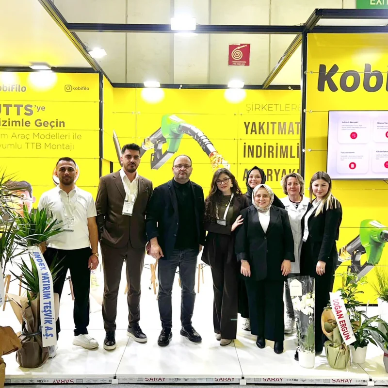 Fuar standında KobiFilo ekibi ve katılımcılar
